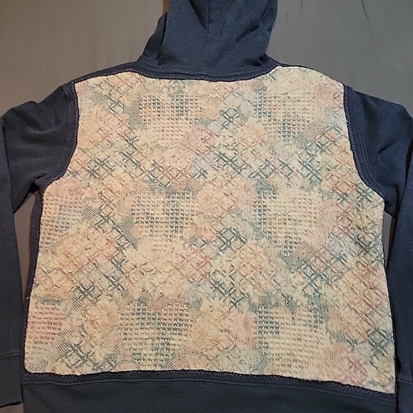 Reworked Aeropostale Women's Hoodie Sz MED Heart Floral Blanket Upcycle OOAK - Picture 7 of 8
